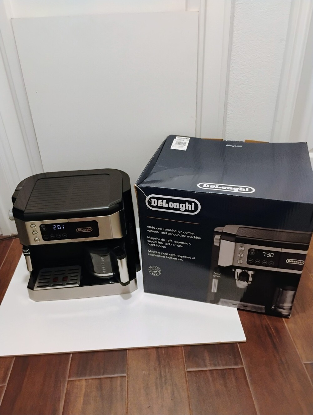 DeLonghi Coffee and  Espresso Machine Maker